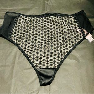 NWT/ Gorgeous High-Waist String Thong/ Black / Sheer with Flowers